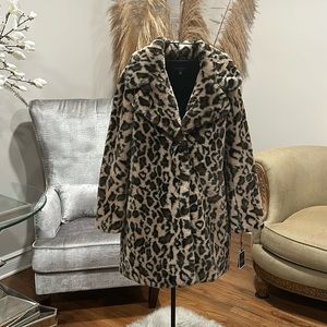 NEW WITH TAGS faux fur brand Laundry by Shelli Segal Los Angeles